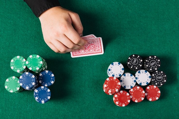 Bagan tingkat loyalitas mitrajp menampilkan manfaat progresif dari Member hingga Diamond